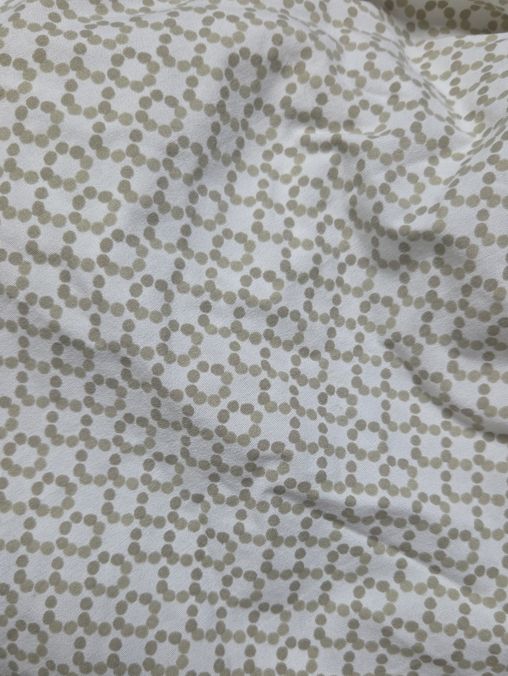 Soft Dot-Print Flat And Fitted Sheet Set in Beige and White Full Size